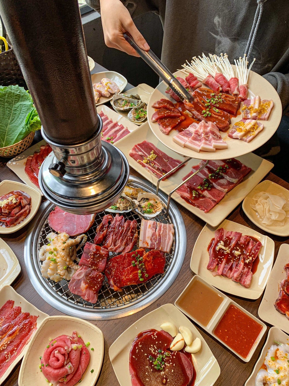 Hugo BBQ phục vụ buffet thịt nướng phong phú
